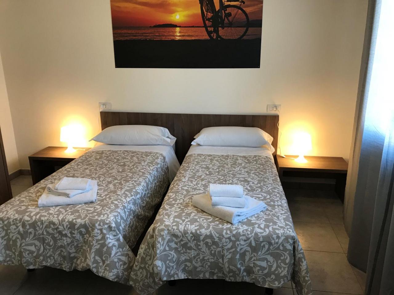 Hotel Bed & Bike เชซานา ภายนอก รูปภาพ